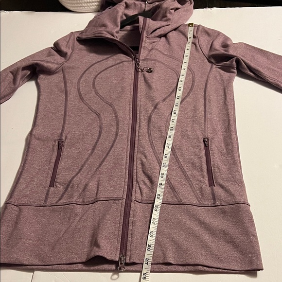 Lululemon Stride Jacket II Heathered Mauve size 8 EUC Athleisure Activewear - Picture 7 of 9